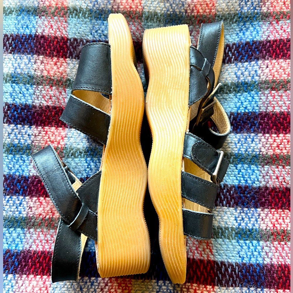 Famolare Retro Get There Navy Sandals for Women